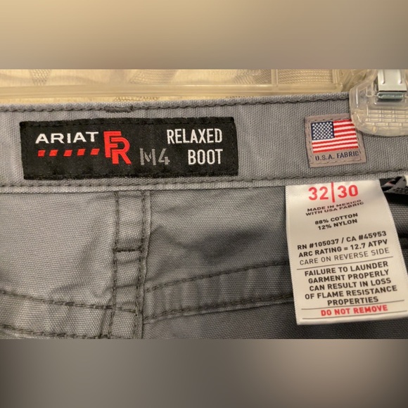 Ariat Men’s Flame Resistant M4 Relaxed Workhorse Boot Cut Jean. Size 32/30 - Picture 4 of 4